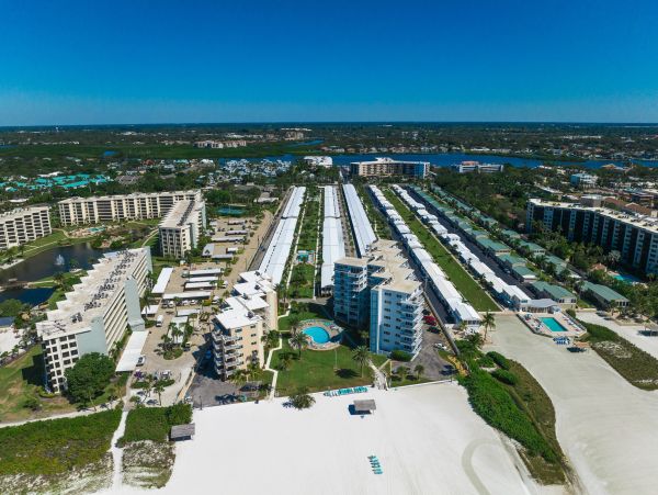 Siesta Key Vacation Condo Sleeps Six Guests.