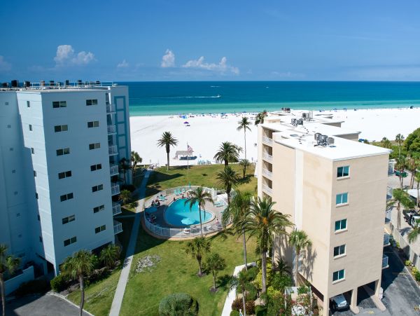 Siesta Key Vacation Condo Sleeps Six Guests.