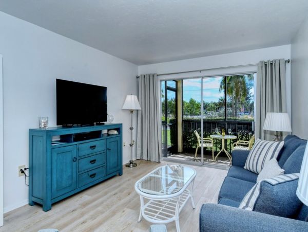Cozy One Bedroom on Sunny Siesta Key Sleeps 3 Guests