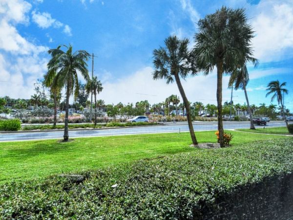 Cozy One Bedroom on Sunny Siesta Key Sleeps 3 Guests