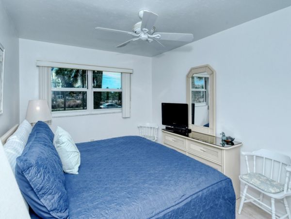 Cozy One Bedroom on Sunny Siesta Key Sleeps 3 Guests