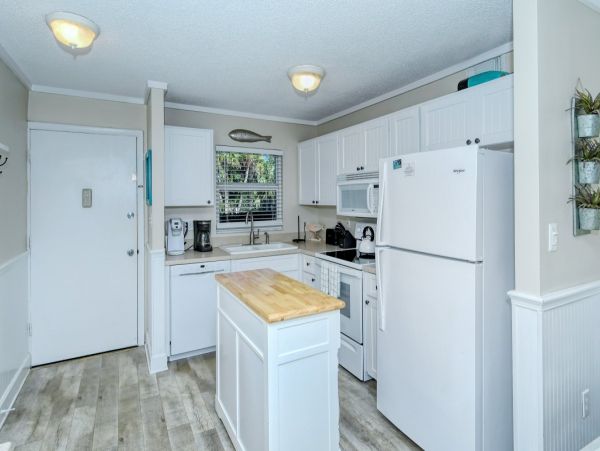 Siesta Key Vacation Condo 2 Bedrooms Sleeps 6 Steps to Beach