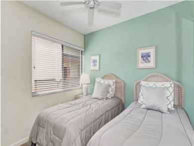 Charming 2 Bedroom Condo on the Bay Private Beach Access