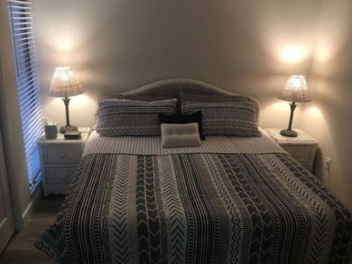 Siesta Key Vacation Rental- Walk to Beach