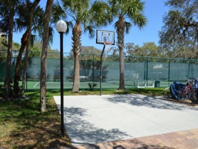Siesta Key Vacation Rental- Walk to Beach