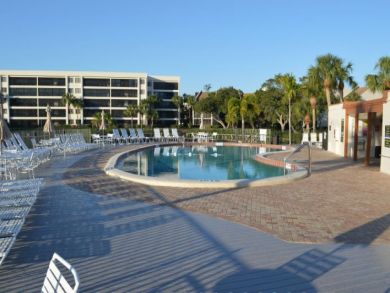 Siesta Key Vacation Rental- Walk to Beach