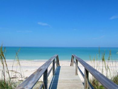 Siesta Key Vacation Rental- Walk to Beach