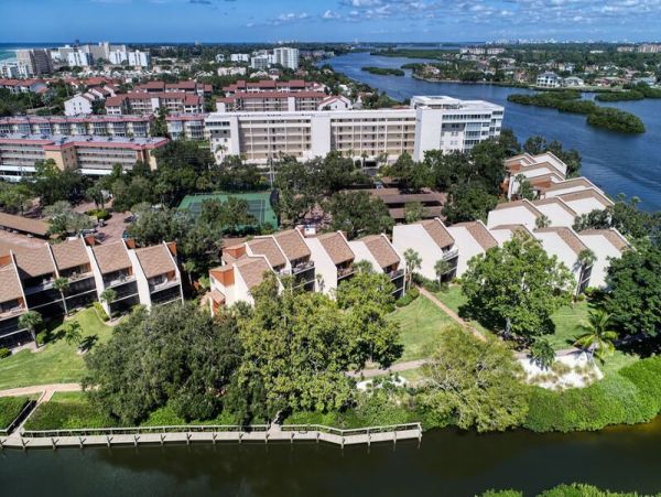 Bayside walk to beach updated unit