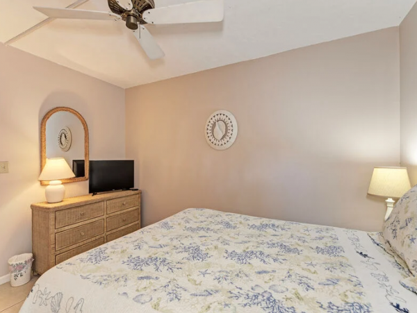 Bayside walk to beach updated unit