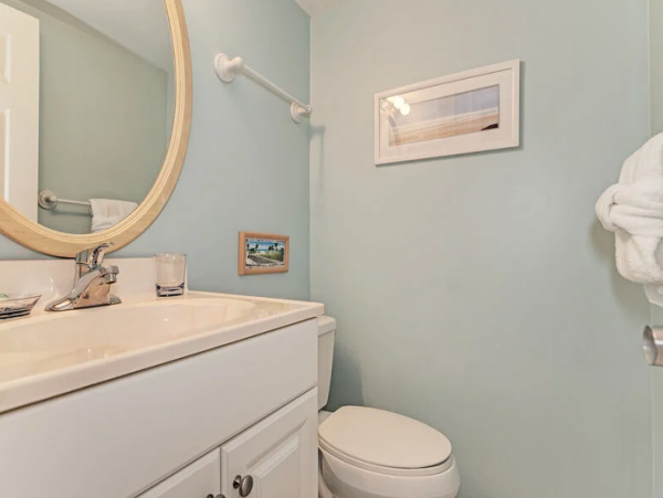 Bayside walk to beach updated unit