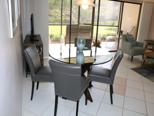 Bayside walk to beach updated unit