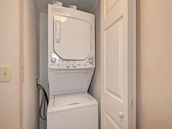 Bayside walk to beach updated unit