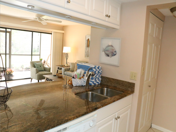 Bayside walk to beach updated unit
