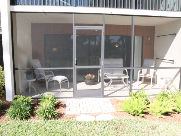 Bayside walk to beach updated unit