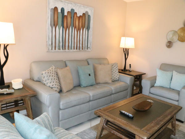 Bayside walk to beach updated unit