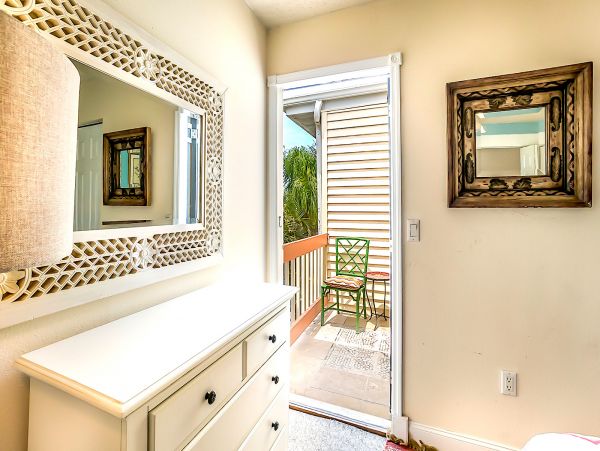 Ideally  Situated Between the 2 Best Beaches on Siesta