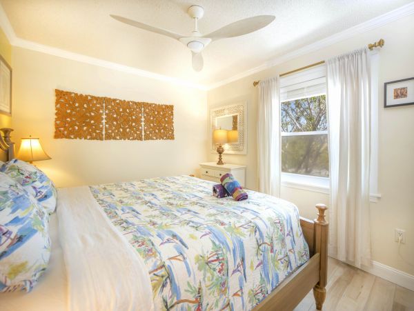Ideally  Situated Between the 2 Best Beaches on Siesta