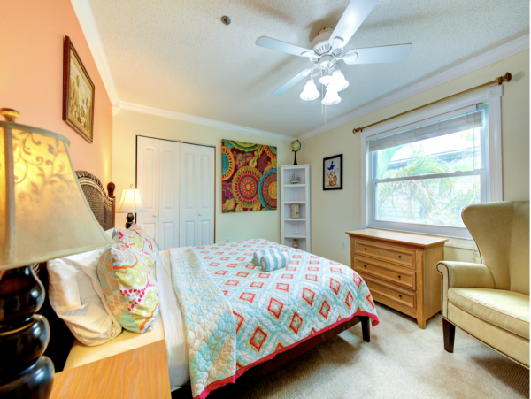 Ideally  Situated Between the 2 Best Beaches on Siesta