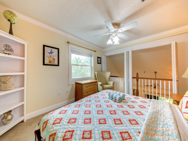 Ideally  Situated Between the 2 Best Beaches on Siesta