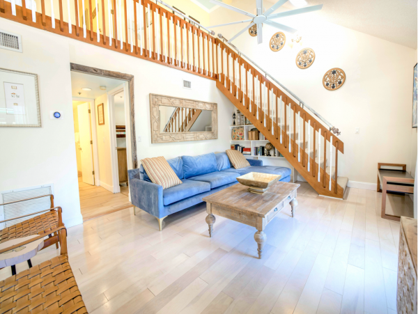 Ideally  Situated Between the 2 Best Beaches on Siesta
