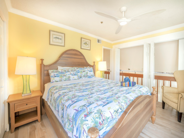 Ideally  Situated Between the 2 Best Beaches on Siesta