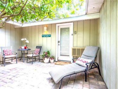 Siesta Key Vacation Studio Sleeps 2 - Short Walk to Beach
