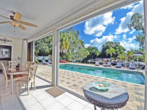 Four Bedroom- Luxury Siesta Key Home with Pool on the Water