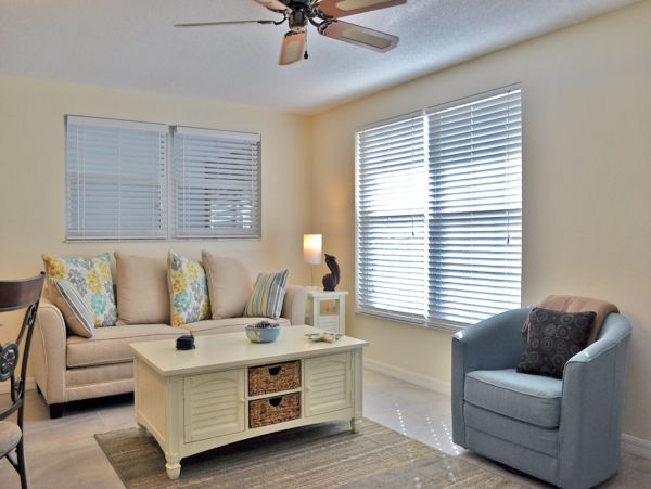 Stroll To Beach Rental on Siesta Key 2 Bedrooms Sleeps 6