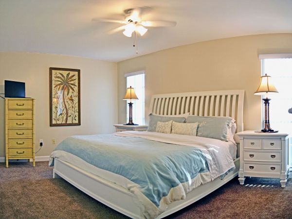 Siesta Key Two Bedroom Rental Short Walk to the Beach