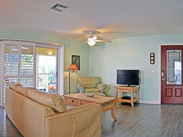 Siesta Key Two Bedroom Rental Short Walk to the Beach