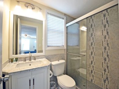 Beachside Unit Across the Street from Siesta Key Beach
