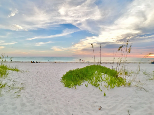 Anna Maria Island 2 Bedroom Rental Cottage- Steps to Beach