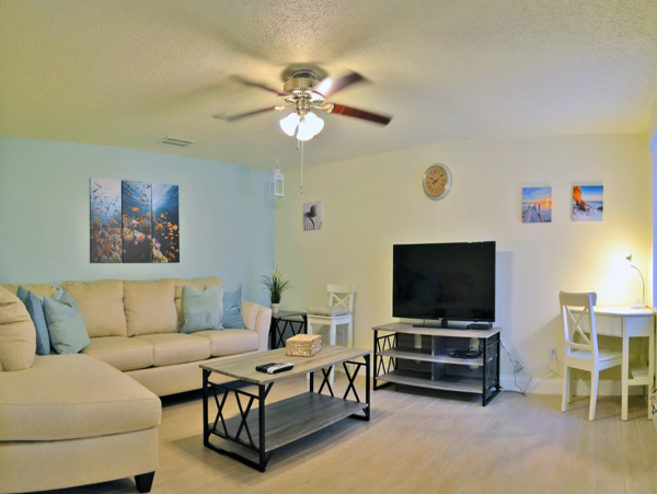 Anna Maria Island 2 Bedroom Rental Cottage- Steps to Beach