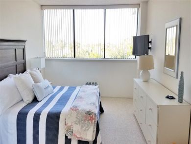 Siesta Key Two Bathroom Condo with Communal Pool