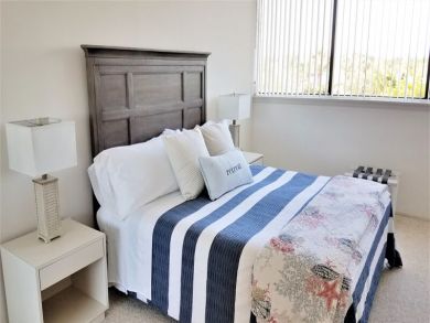 Siesta Key Two Bathroom Condo with Communal Pool