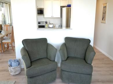 Siesta Key Two Bathroom Condo with Communal Pool