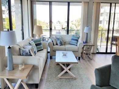 Siesta Key Two Bathroom Condo with Communal Pool