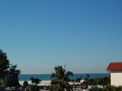 Lovely 2 bed 2 ba Condo directly across from the #1 beach