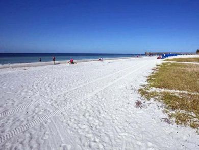Indian Shores Beachfront Condo - Sleeps 6 Guests