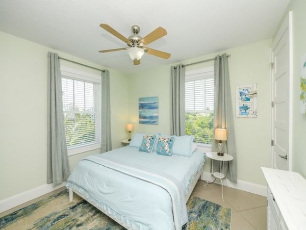 Magnificent Gulf Views New Interior Excellent Pool/Lounger Area