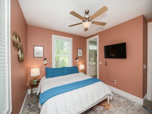 Magnificent Gulf Views New Interior Excellent Pool/Lounger Area