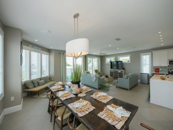 Magnificent Gulf Views New Interior Excellent Pool/Lounger Area