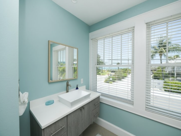 Magnificent Gulf Views New Interior Excellent Pool/Lounger Area