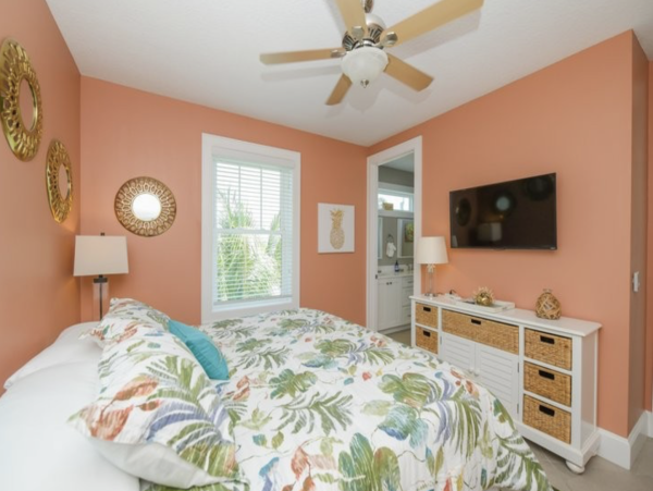 Magnificent Gulf Views New Interior Excellent Pool/Lounger Area