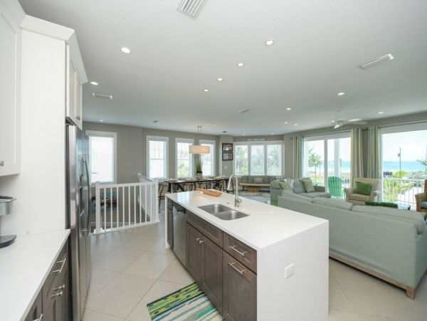 Magnificent Gulf Views New Interior Excellent Pool/Lounger Area - additional view, photo 4