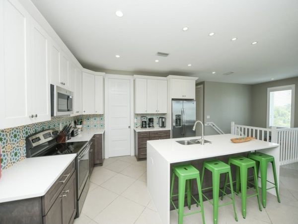 Magnificent Gulf Views New Interior Excellent Pool/Lounger Area - additional view, photo 5