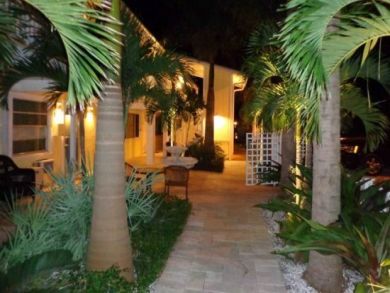 Holmes Beach, Florida Beautiful Resort for Rent Directly on the Beach Holmes Beach, Florida Beautiful Resort for Rent Directly on the Beach