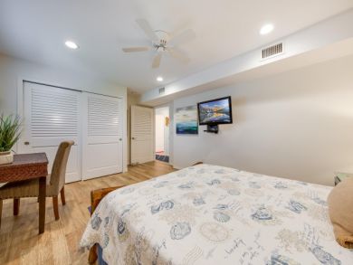 Rent One or Both Units 4 Min Walk to Siesta Key Beaches