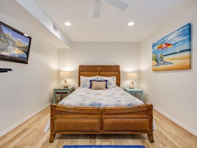 Rent One or Both Units 4 Min Walk to Siesta Key Beaches