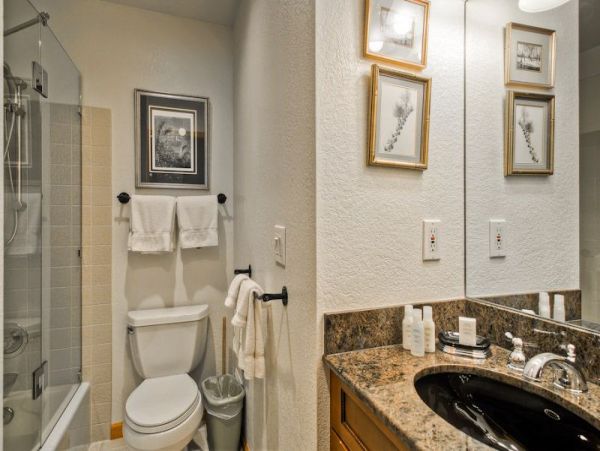 Spacious Beaver Creek Townhome Near Ski Lift & Village